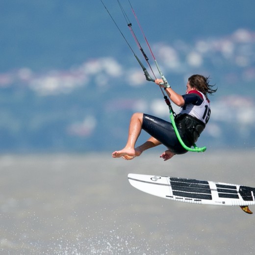Kiten-7705.jpg   Kitesurfen am Neusiedlersee
Foto: © Sedlmayr - s8-foto