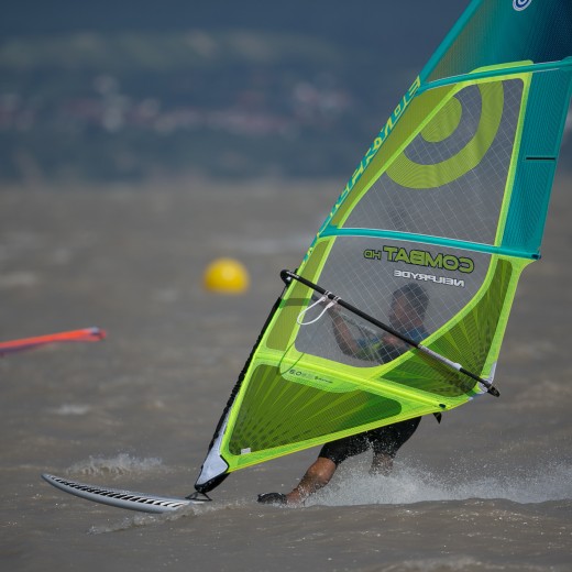 Kiten-7817.jpg   Kiten am Neusiedlersee
Foto: © Sedlmayr - s8-foto.de