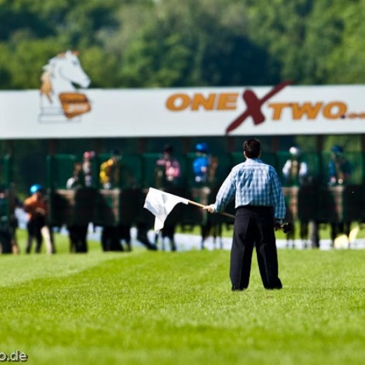 h8-1500.jpg   Galopprennen  in München - Riem
Pferderennen - Galopp - Pferde - Jockey
Foto: © Sedlmayr - s8-foto.de