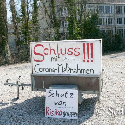 20210410-unbenannt-2-60GÖNSE JPG.jpg   Corona - Demo in Dachau auf der Ludwig-Thoma-Wiese  - Foto:© Johann Sedlmayr  s8-foto.de