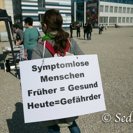 20210410-unbenannt-2-67GÖNSE JPG.jpg   Corona - Demo in Dachau auf der Ludwig-Thoma-Wiese  - Foto:© Johann Sedlmayr  s8-foto.de