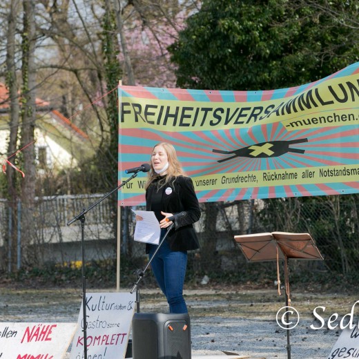 20210511-unbenannt-2-18Demo JPG.jpg   Corona - Demo in Dachau auf der Ludwig-Thoma-Wiese  - Foto:© Johann Sedlmayr  s8-foto.de