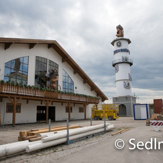 Oktoberfestaufbau 2022-2549.jpg   Oktoberfest 2022 - Aufbau der Bierzelte
