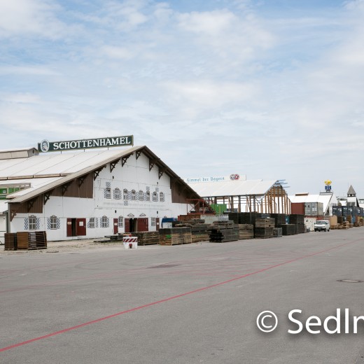 Oktoberfestaufbau 2022-2552.jpg   Oktoberfest 2022 - Aufbau der Bierzelte