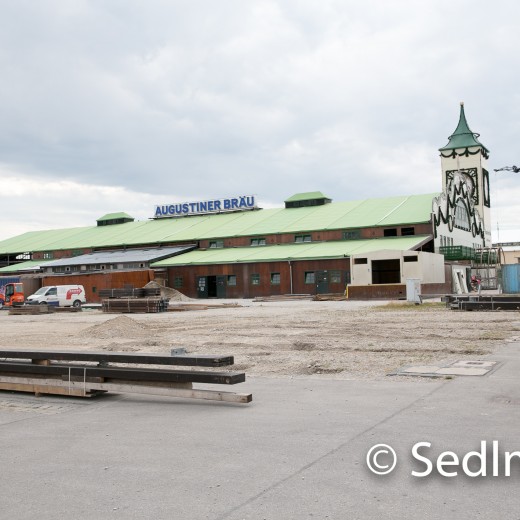 Oktoberfestaufbau 2022-2572.jpg   Oktoberfest 2022 - Aufbau der Bierzelte