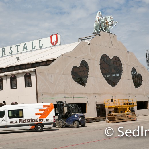 Oktoberfestaufbau 2022-2586.jpg   Oktoberfest 2022 - Aufbau der Bierzelte