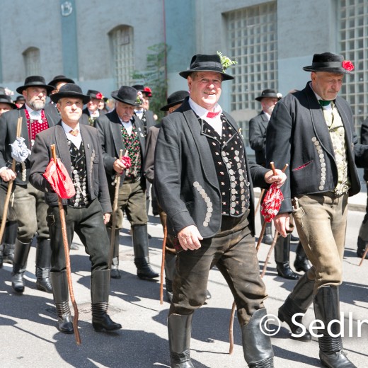 Volksfesteinzug 2022-2607.jpg   d'Ampertaler
 
Dachauer Volksfest 2022
Einzug vom Rathaus zum Volksfest