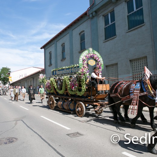 Volksfesteinzug 2022-2621.jpg   Dachauer Volksfest 2022
Einzug vom Rathaus zum Volksfest