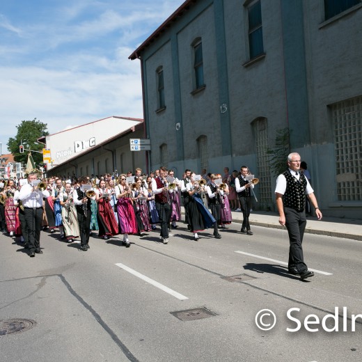 Volksfesteinzug 2022-2632.jpg   Volksfesteinzug vom Rathaus zur Thomawiese
