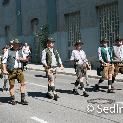 Volksfesteinzug 2022-2645.jpg   Volksfesteinzug vom Rathaus zur Thomawiese