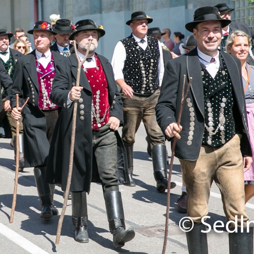 Volksfesteinzug 2022-2663.jpg   Volksfesteinzug vom Rathaus zur Thomawiese