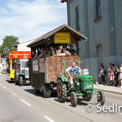 Volksfesteinzug 2022-2671.jpg   Dachauer Volksfest 2022
Einzug vom Rathaus zum Volksfest
