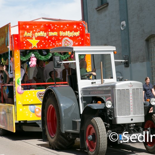 Volksfesteinzug 2022-2672.jpg   Dachauer Volksfest 2022
Einzug vom Rathaus zum Volksfest