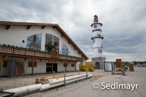 Oktoberfestaufbau 2022-2549.jpg   Zur Bildergalerie klicken